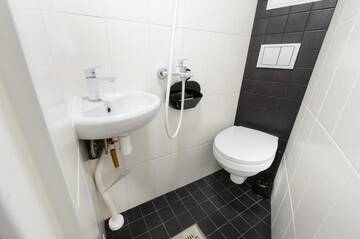 Фото номера Дом с 1 спальней Дома для отпуска Karu Glamping / Extreme Hotel г. Выру 54